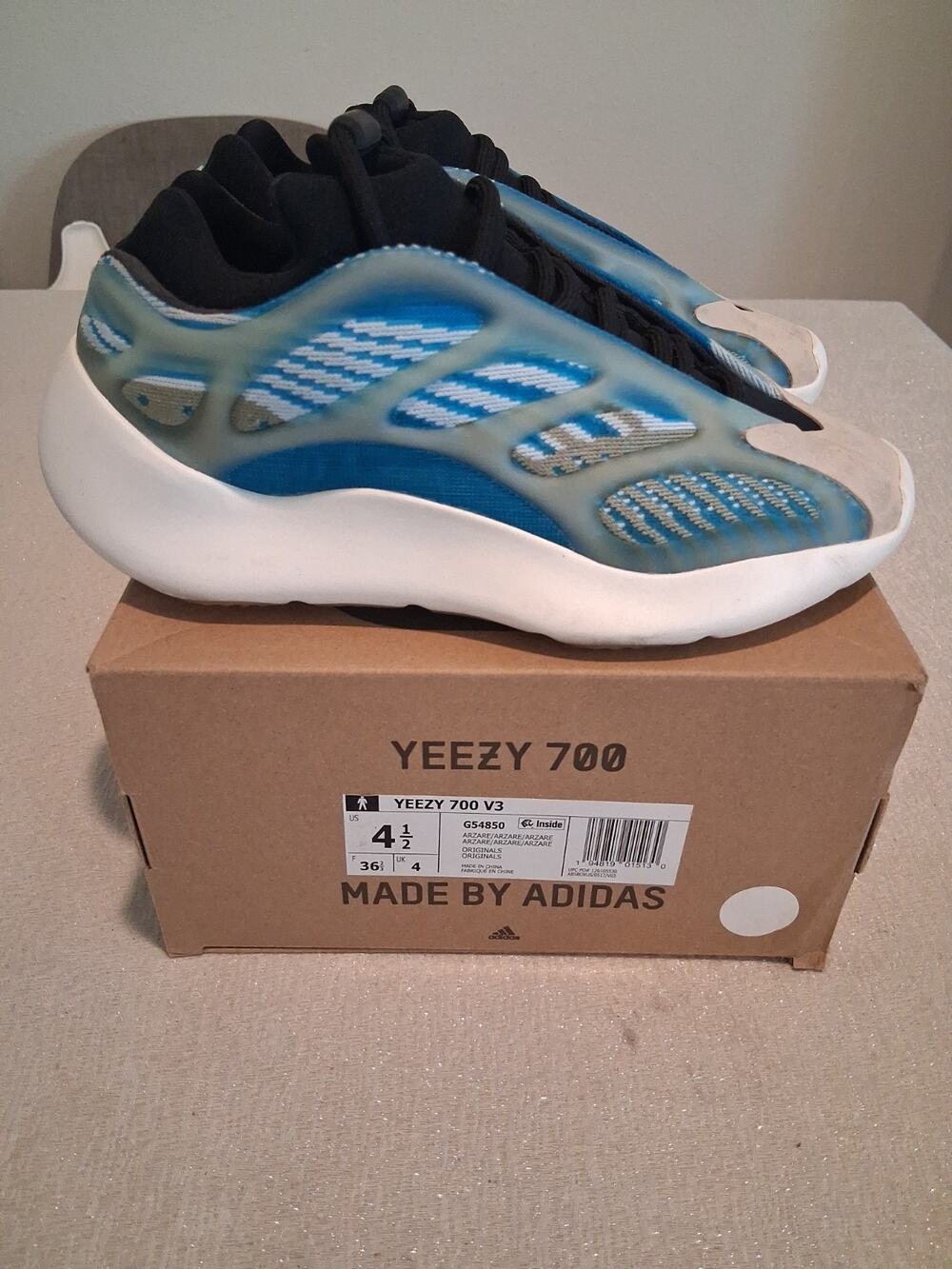Adidas Yeezy 700 V3 Arzareth G54850 Size 4.5 Men 6 Women OG Box Excellent Clean